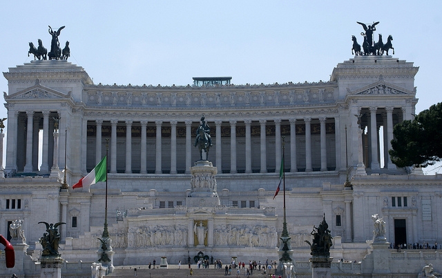 Rzym Piazza Venezia pomnik Vittorio Emanuele II